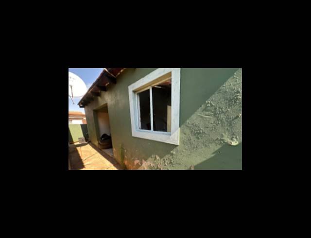 2 BEDROOM FREEHOLD FOR SALE IN WINDMILL PARK